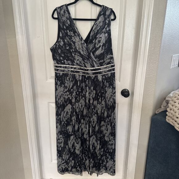 R&M Richards Sleevless Sheath Dress Plus‎ Size 22W Black Silver Rhinestones - Picture 1 of 8